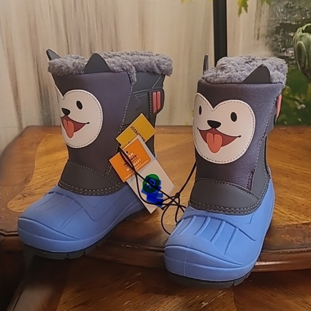 New with tags! Cat & Jack Boys size 8 waterproof blue gray wolf winter boots